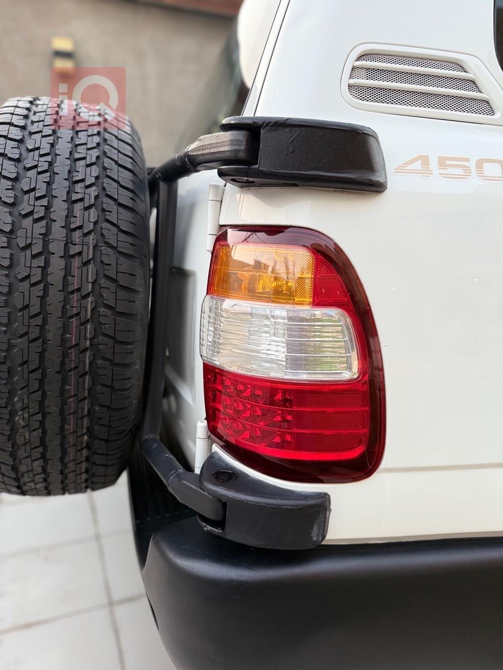 تۆیۆتا لاند کروزەر